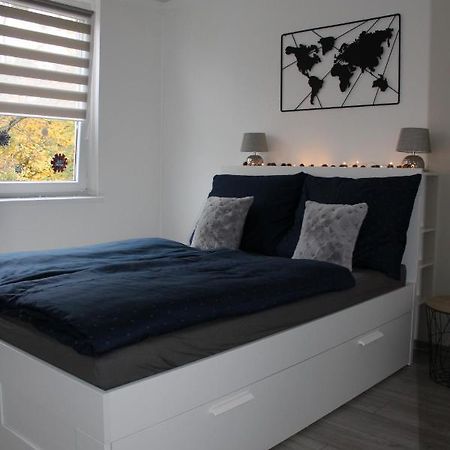 Апартаменти Izzy Apartament Мішкольц Екстер'єр фото