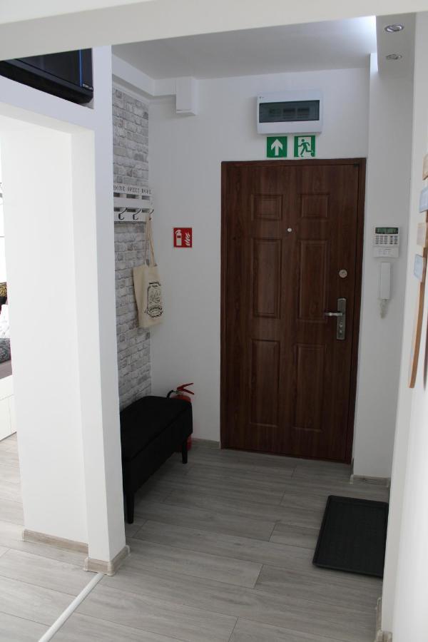 Апартаменти Izzy Apartament Мішкольц Екстер'єр фото