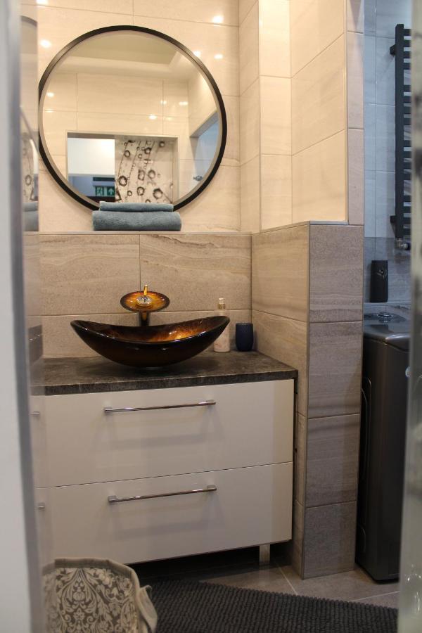Апартаменти Izzy Apartament Мішкольц Екстер'єр фото